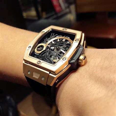 đồng hồ hublot trong suốt|dong Hublot.